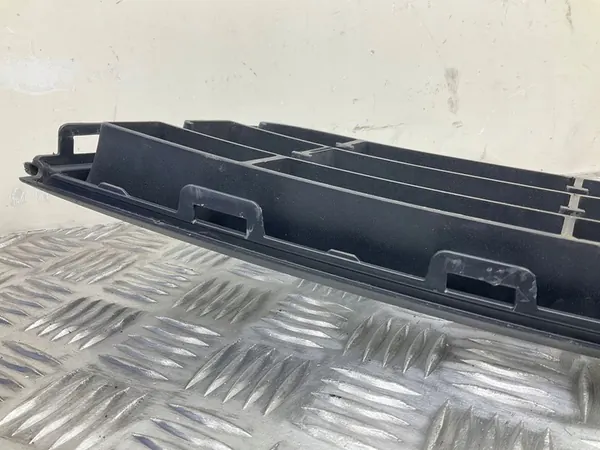 Tappo Griglia Paraurti VW Jetta 5C image 10