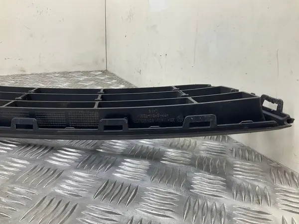 Tappo Griglia Paraurti VW Jetta 5C image 8