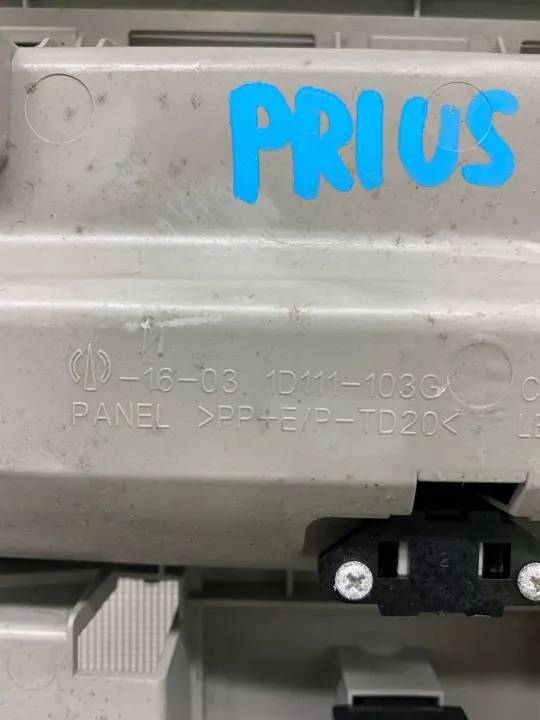 Toyota Prius 2009 Innenleuchte OEM 1D111103G image 4