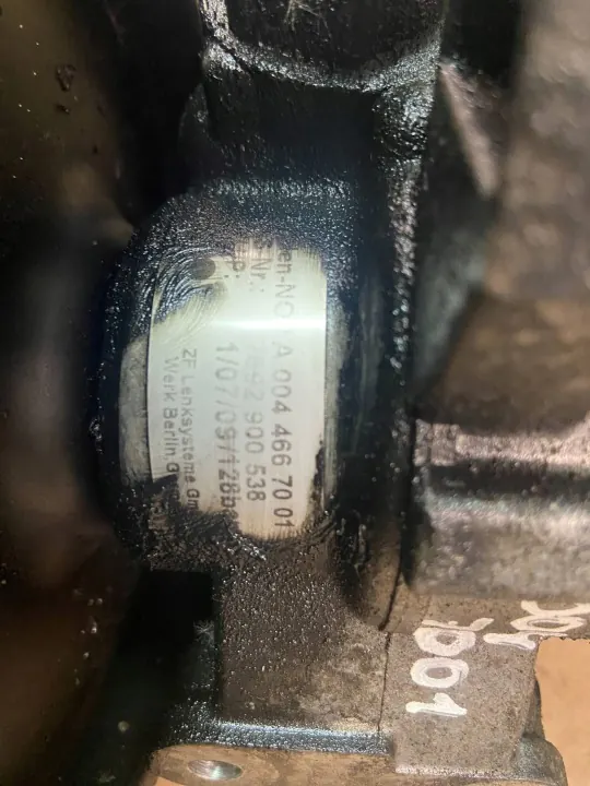 Bomba de dirección Mercedes OEM A0044667001 image 9