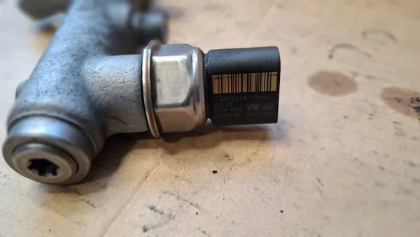Insprutningsräls OEM 04B130093 för VW Audi 1.4TDI image 2