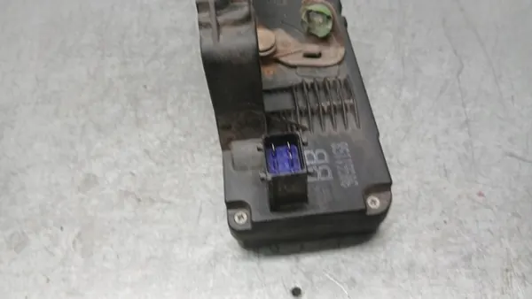 Höger Baklås Opel Zafira A 99-03 1.8B 90561158 image 4