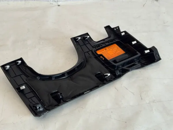 Kia Stinger GT kojelautapeite OEM 84751-j5000 image 4
