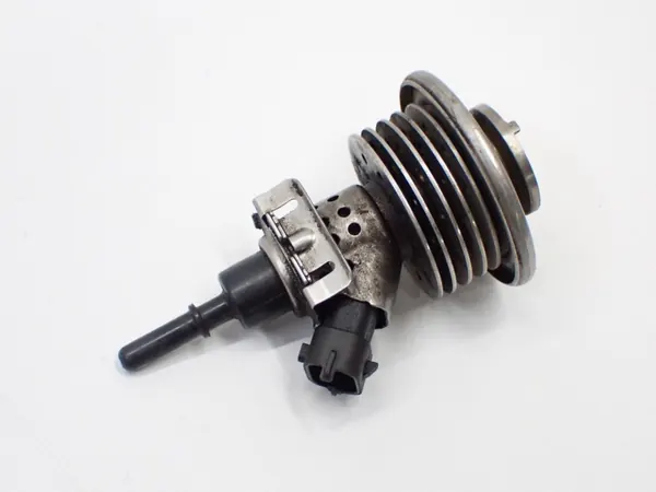 Inyector AdBlue OEM 3C0131113C para VW Sharan image 2