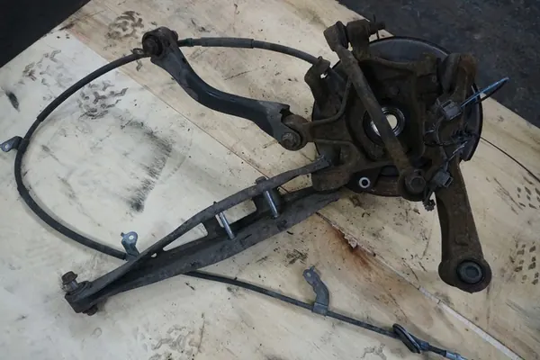 SUBARU FORESTER IV SJ Mozzo Posteriore Destro 28411SG001 image 3