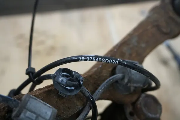 SUBARU FORESTER IV SJ Mozzo Posteriore Destro 28411SG001 image 4