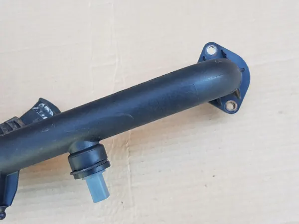 Moottorin vesiputki / Audi A6 C6 2.4 2.8 3.2 / 06E121045E image 3