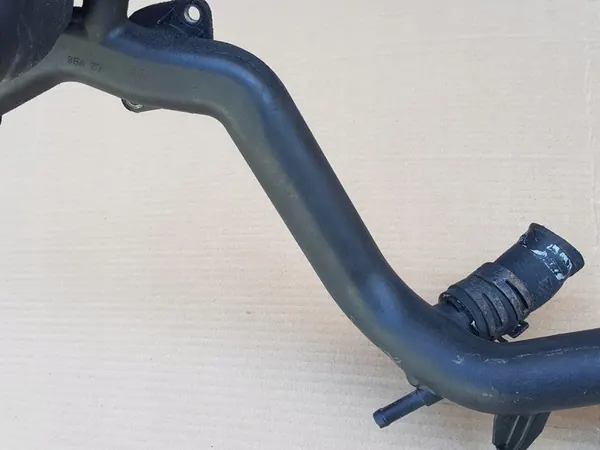 Moottorin vesiputki / Audi A6 C6 2.4 2.8 3.2 / 06E121045E image 5