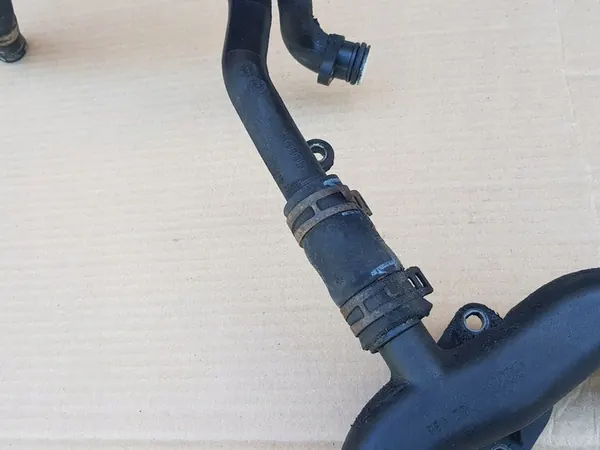 Moottorin vesiputki / Audi A6 C6 2.4 2.8 3.2 / 06E121045E image 7