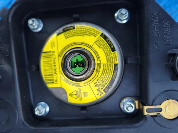 Consola salpicadero Opel Astra H OEM 13149016 Usado image 7
