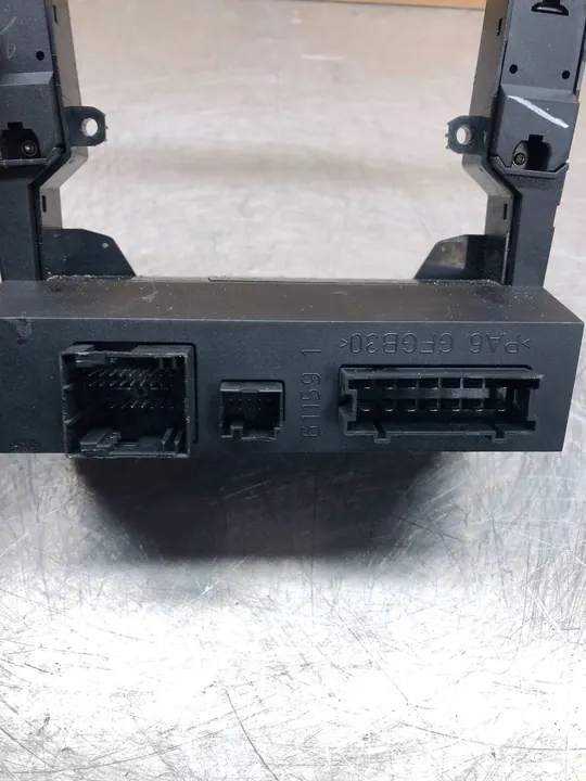 MIDDEN TUNNEL RAAMPANEL MERCEDES ML W163 A1638205010 image 3