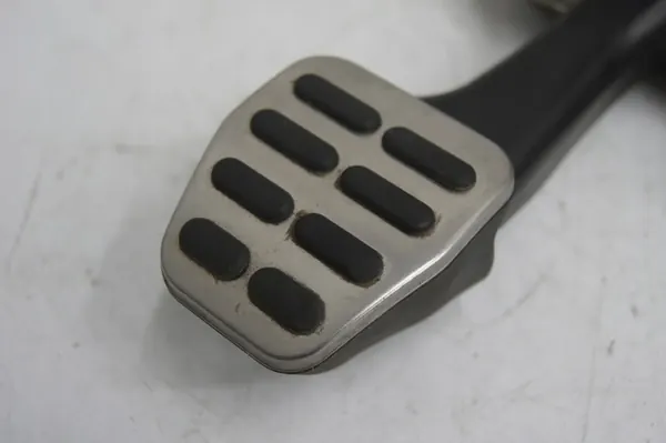 VW Gaspedal R-Line mit Bremsstop image 7