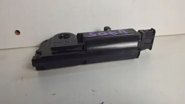 VW T6 Touareg Cayenne Elektrisk Baklucka Lås 7L0827511C image 6