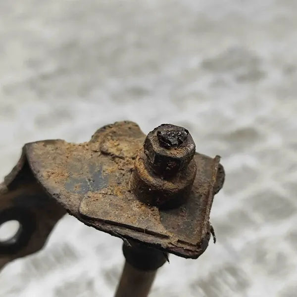 Toyota Hilux Etu Oikea Jarrusatula 2010 OEM 4773071010 image 6