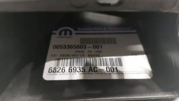 Deslizamento do para-choque traseiro esquerdo CHRYSLER 300C 68266935AC image 3