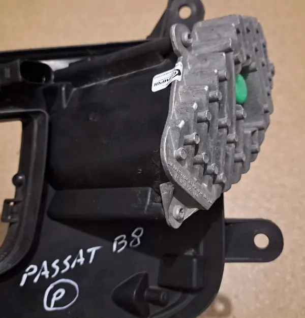 VOLKSWAGEN PASSAT B8 2018 Farol Halógeno Direito LED DRL 3G0941056A image 10