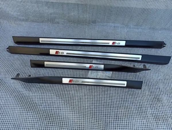 Audi S8 D3 Kynnyslistat OEM 4E0853985C/4E0853986C image 2