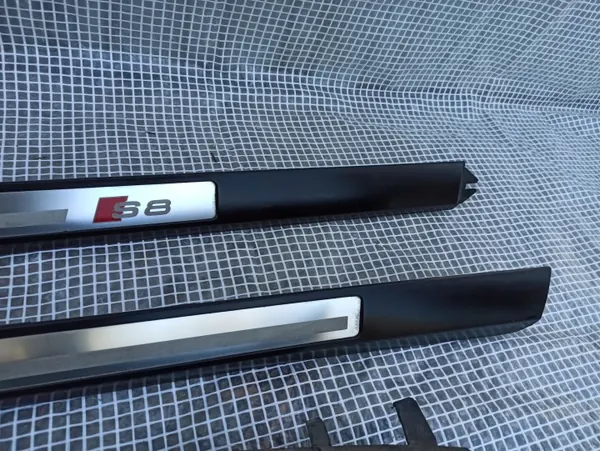 Audi S8 D3 Kynnyslistat OEM 4E0853985C/4E0853986C image 5