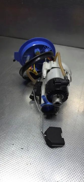 AUDI RS3 8V 2.5 TFSI Brandstofpomp 8V0919087A image 3