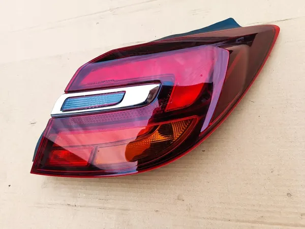 OPEL INSIGNIA A 2015 Hatchback Höger Baklampa image 2