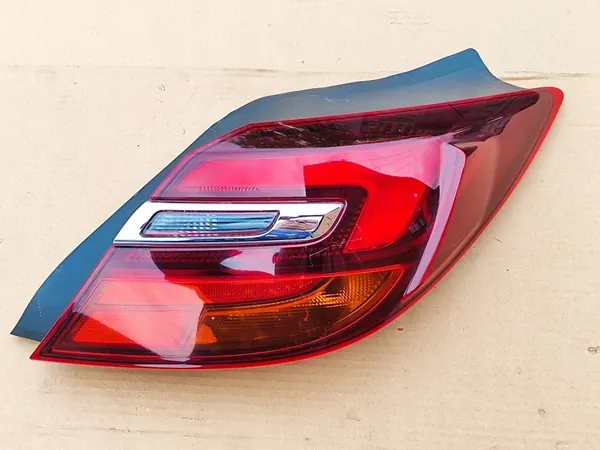 OPEL INSIGNIA A 2015 Hatchback Höger Baklampa image 5
