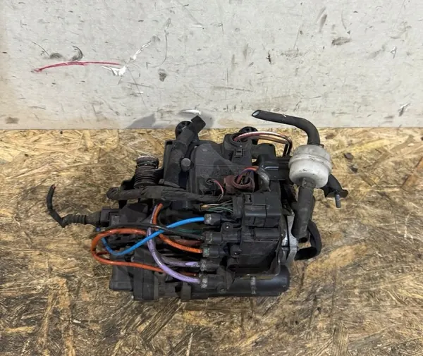 AUDI Q7 Q8 4M CAYENNE Suspension Compressor 4M0616005H image 1