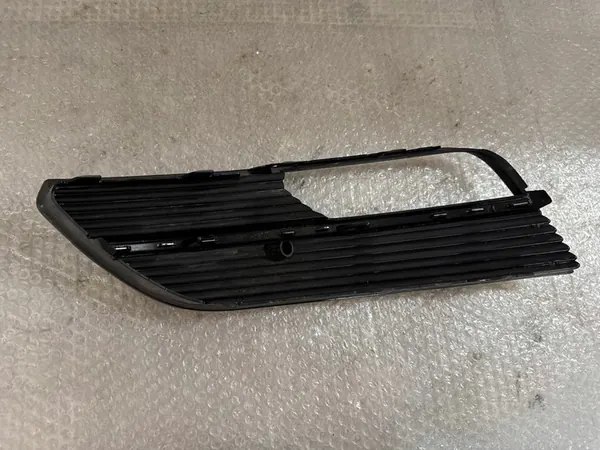 AUDI A3 8V 13- Rejilla del Parachoques Derecho image 2