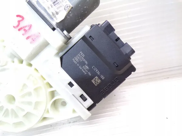 Raammotor rechtsachter OEM 3AA959704A - Gebruikt image 3