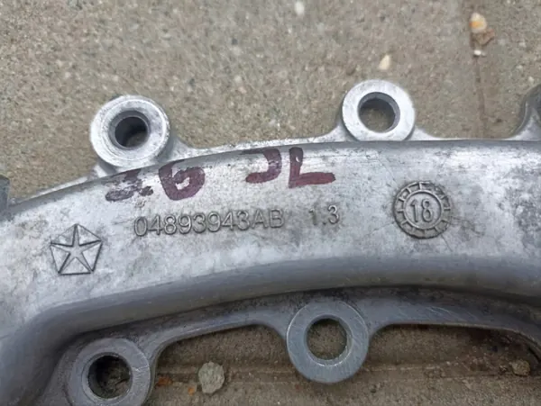 Saída de água Jeep OEM 04893943AC para Wrangler JL 3.6 image 3