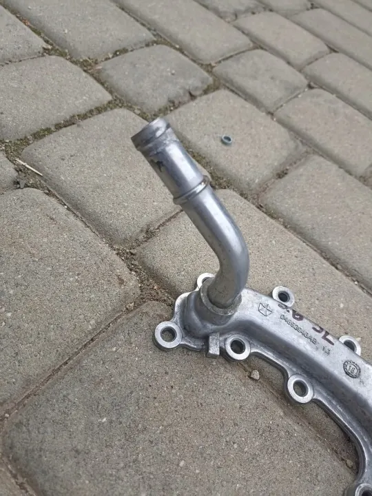 Saída de água Jeep OEM 04893943AC para Wrangler JL 3.6 image 4
