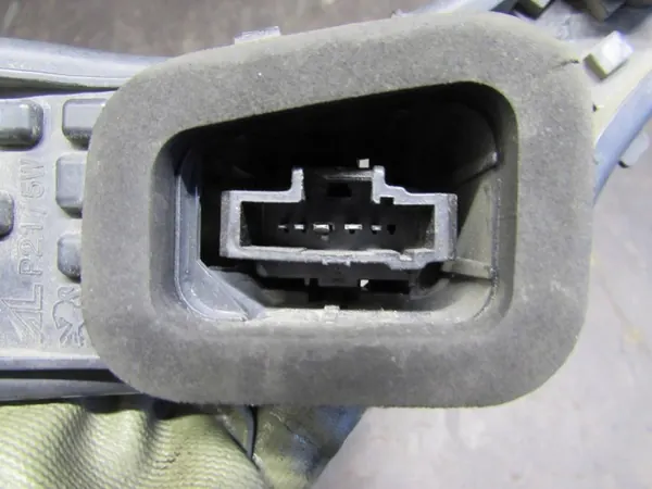 OEM KBI54461 Vasen Takavalaisin Insertti Peugeot 3008 image 7
