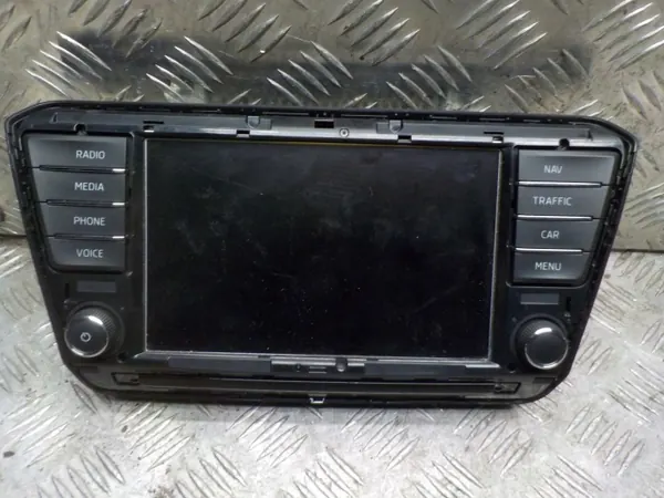 Skoda Superb III Navigatiescherm OEM 3V0919606 image 2