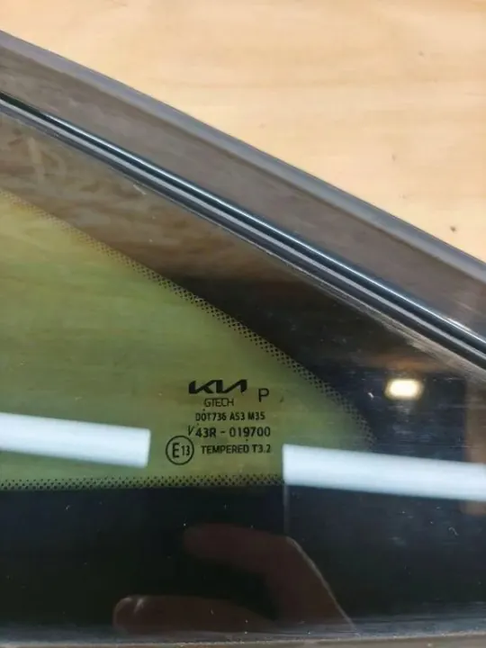 Vitre arrière gauche KIA OEM 87810J7600 image 3