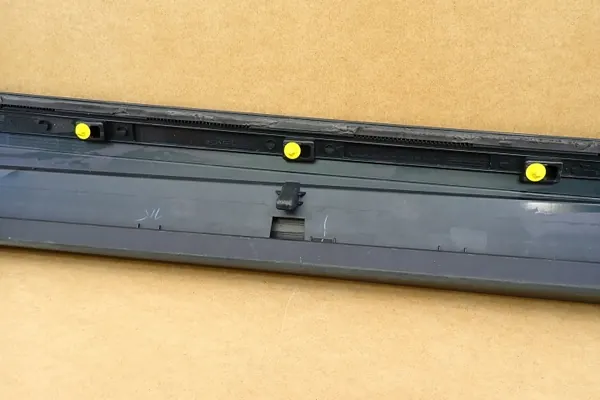 Audi Q8 SQ8 S-Line Ovenlista Vasen Etu OEM 4M8853959 image 10