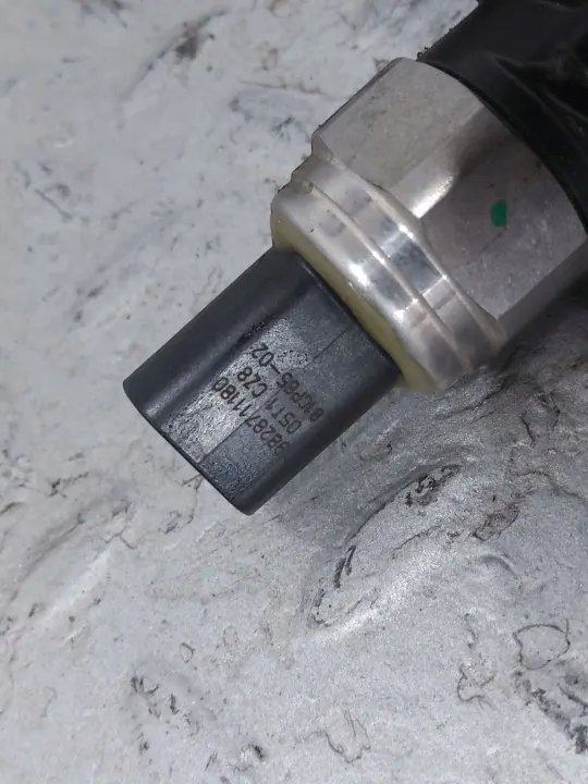 Bränsletrycksensor OEM 9828711180 för Toyota ProAce City image 3