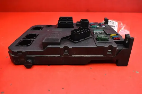 Caixa de fusíveis BSI OEM 9649627780 Peugeot Partner image 3