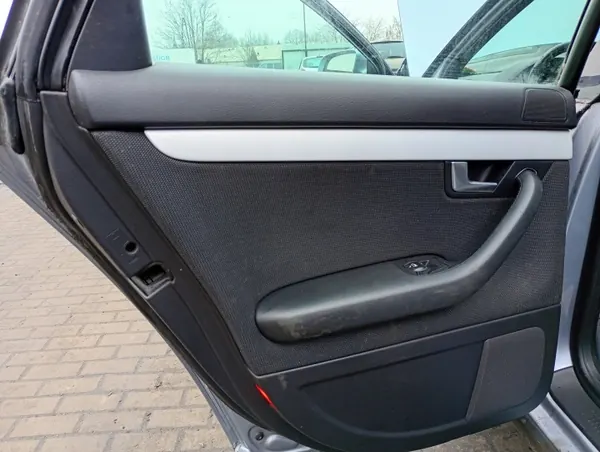 Audi A4 B6 00-06 Garniture Latérale Gauche Arrière OEM MM-0303-51 image 3