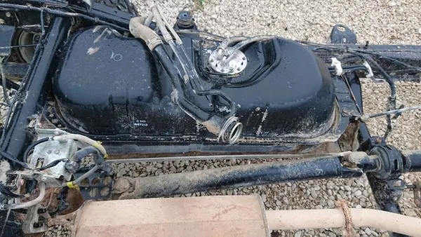 Bränsletank Mitsubishi L200 IV image 3