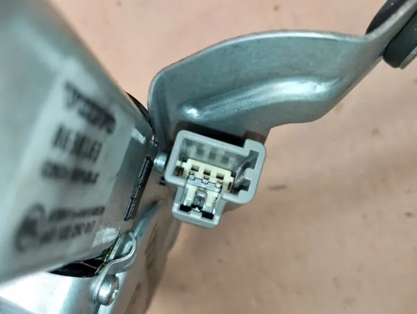 OEM 8638163 pyyhkijämoottori Volvo XC90:lle image 4