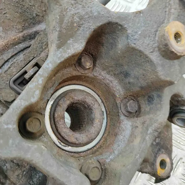 Chevrolet Captiva 2007 Mozzo ruota posteriore destro image 4