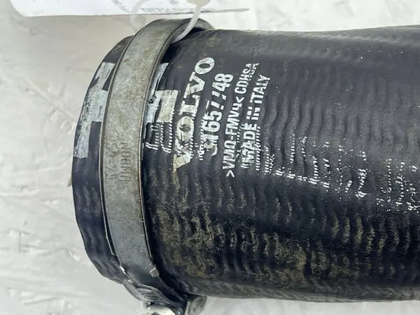 Volvo V40 2017 Intercooler-Schlauch image 3