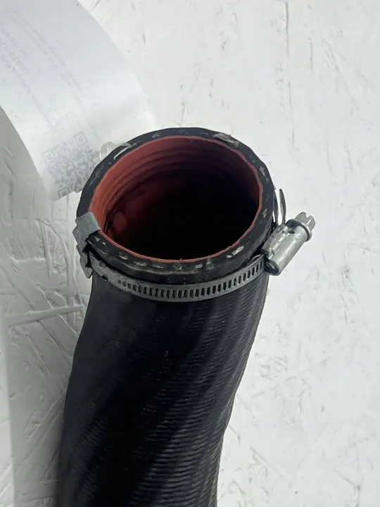 Volvo V40 2017 Intercooler-Schlauch image 5