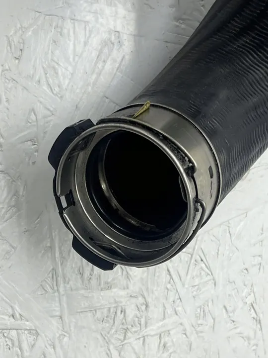 Volvo V40 2017 Intercooler-Schlauch image 6