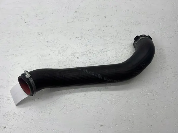 Volvo V40 2017 Intercooler-Schlauch image 7