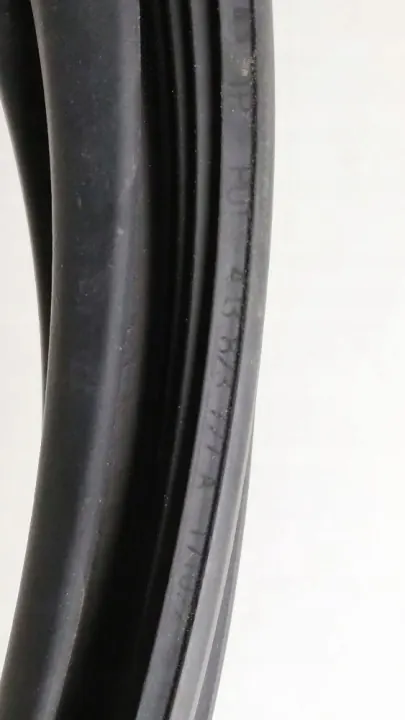 Junta do capô Audi E-tron GT OEM 4J3823727A image 3