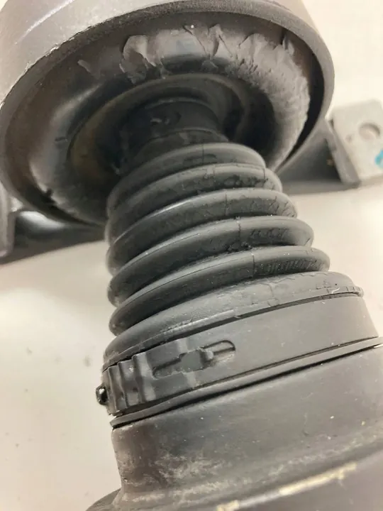 Drivaxel Dodge Challenger 2020 5.7L 68272626AD image 9