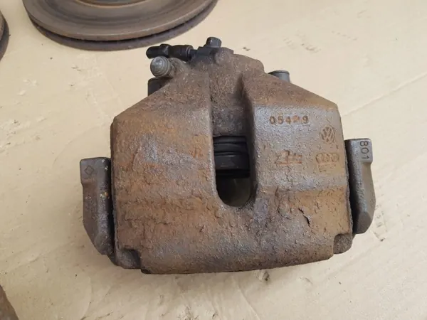 OEM 581582801ATE frambromskit för VW Caddy III image 9