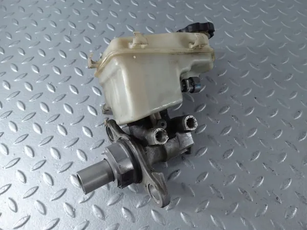 Réservoir de liquide de frein Cadillac XTS OEM 32669299 image 2