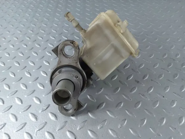 Réservoir de liquide de frein Cadillac XTS OEM 32669299 image 3
