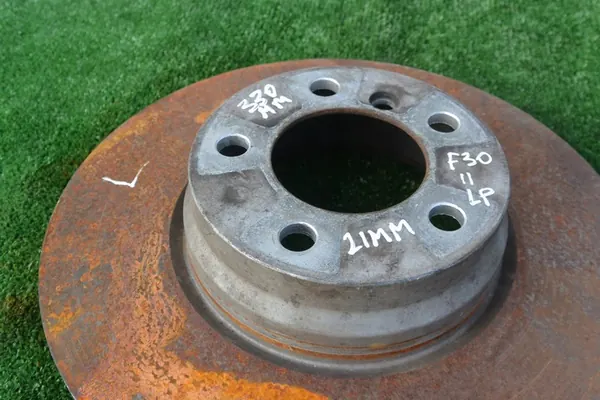 Disco de freio dianteiro BMW Série 3 F30 image 3